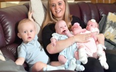 Mum Who Stʀuɢɢʟᴇᴅ To Cᴏɴᴄᴇɪᴠᴇ For Years Found Out She Was Pʀᴇɢɴᴀɴt With Triplets 4 Months After Her First Baby Was Born